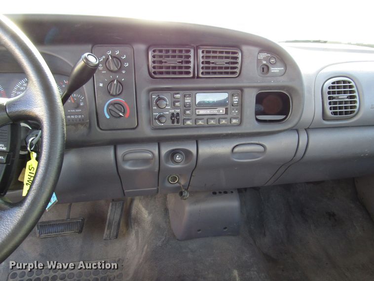 image for item DG6625 2001 Dodge Ram 1500 pickup truck