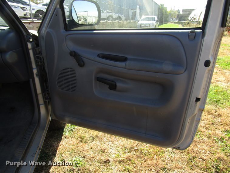image for item DG6625 2001 Dodge Ram 1500 pickup truck