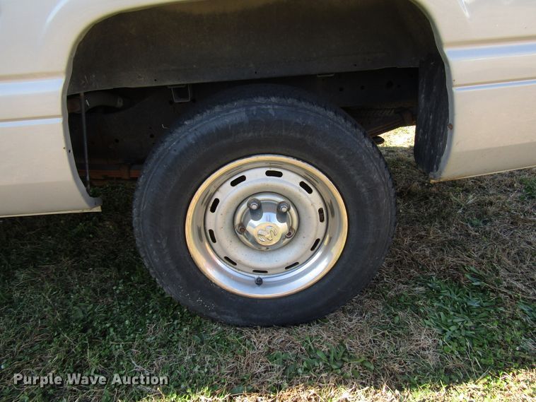 image for item DG6625 2001 Dodge Ram 1500 pickup truck