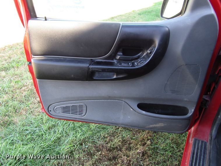 image for item DG6626 2004 Ford Ranger SuperCab pickup truck