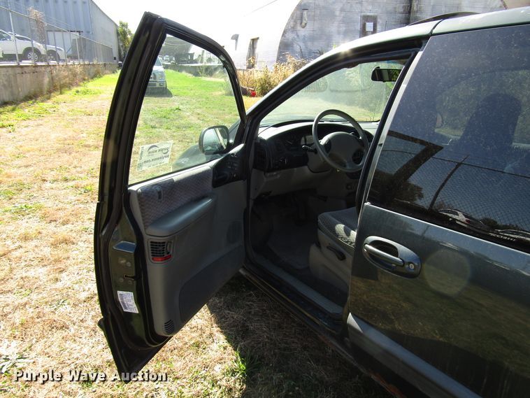 image for item DG6628 2000 Dodge Grand Caravan van