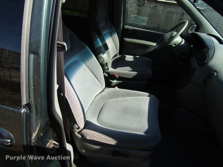 image for item DG6628 2000 Dodge Grand Caravan van