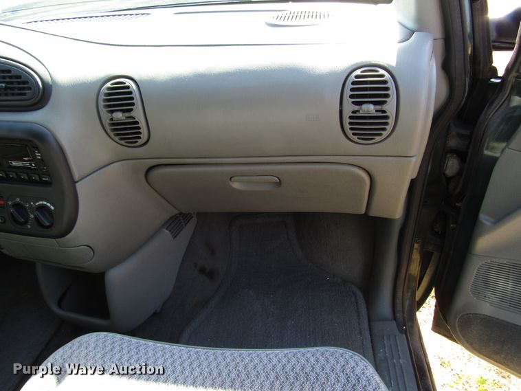 image for item DG6628 2000 Dodge Grand Caravan van