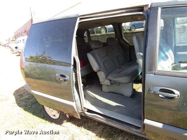 image for item DG6628 2000 Dodge Grand Caravan van