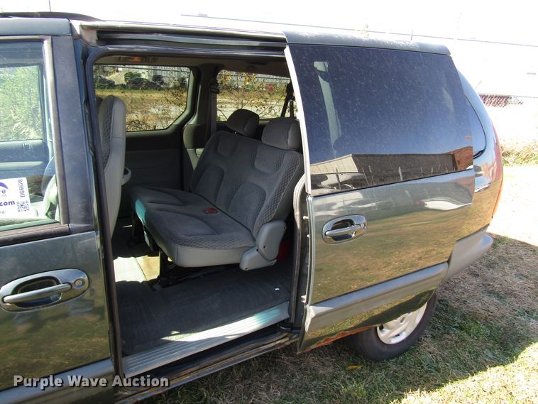 image for item DG6628 2000 Dodge Grand Caravan van