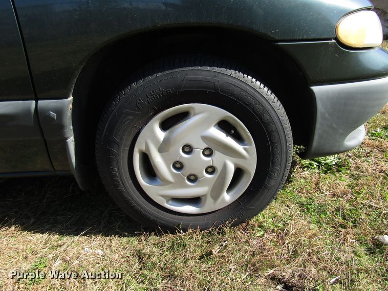 image for item DG6628 2000 Dodge Grand Caravan van