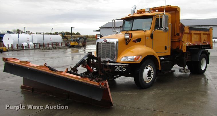 image for item DG6640 2009 Peterbilt 335 dump truck