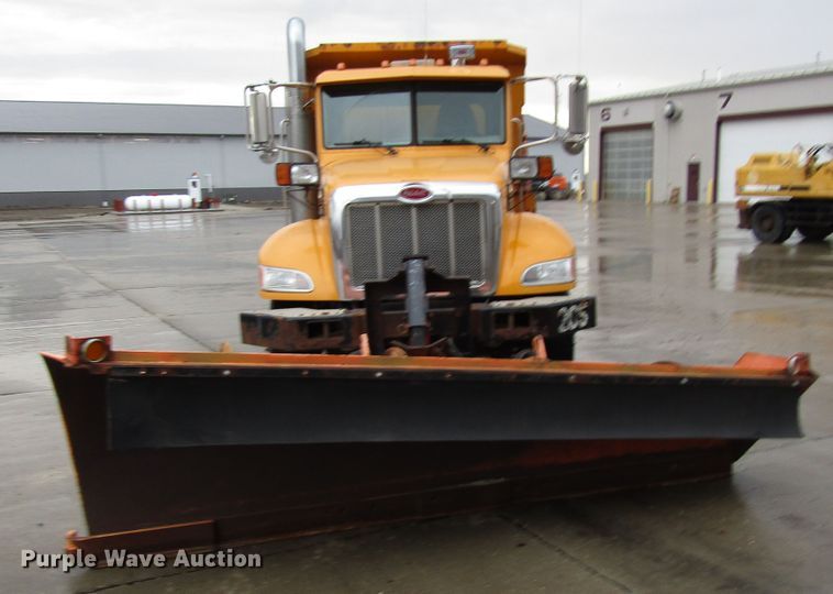 image for item DG6640 2009 Peterbilt 335 dump truck