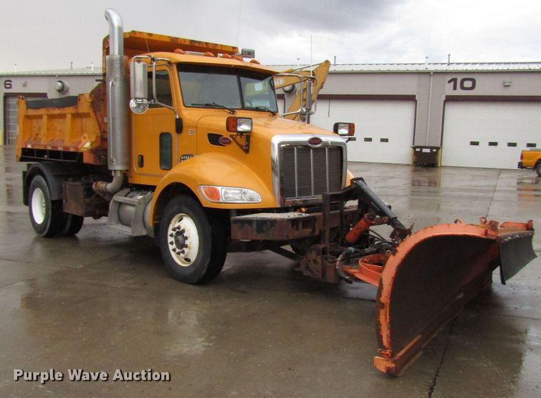 image for item DG6640 2009 Peterbilt 335 dump truck