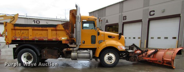 image for item DG6640 2009 Peterbilt 335 dump truck