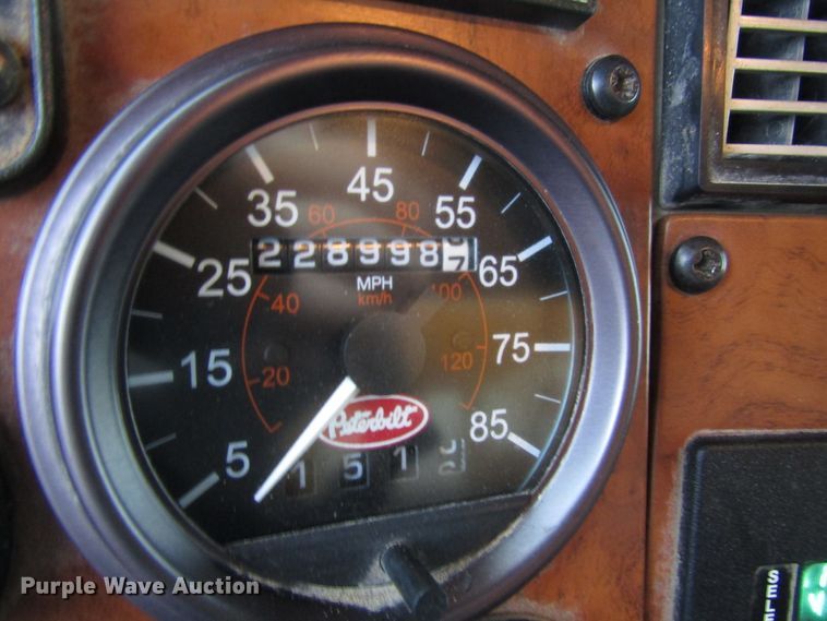 image for item DG6640 2009 Peterbilt 335 dump truck