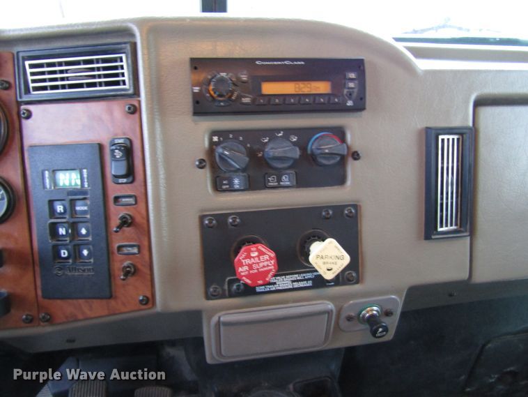 image for item DG6640 2009 Peterbilt 335 dump truck