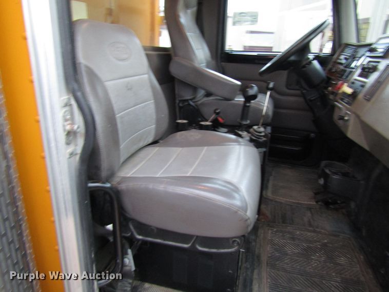 image for item DG6640 2009 Peterbilt 335 dump truck