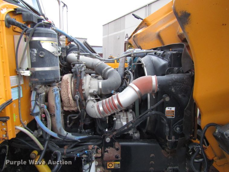 image for item DG6640 2009 Peterbilt 335 dump truck