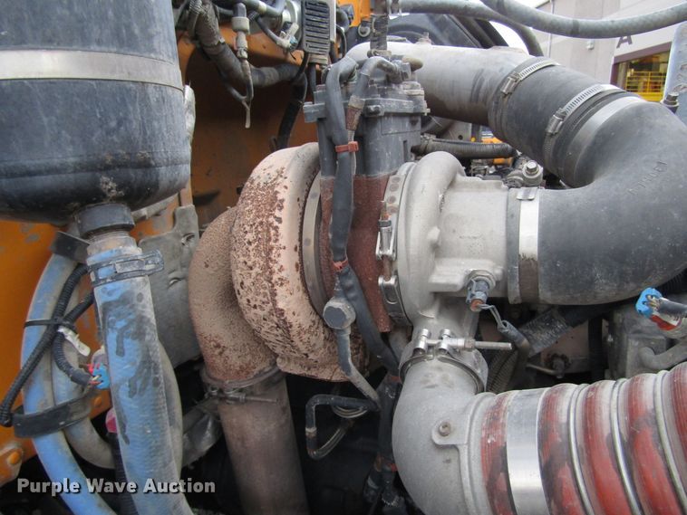 image for item DG6640 2009 Peterbilt 335 dump truck