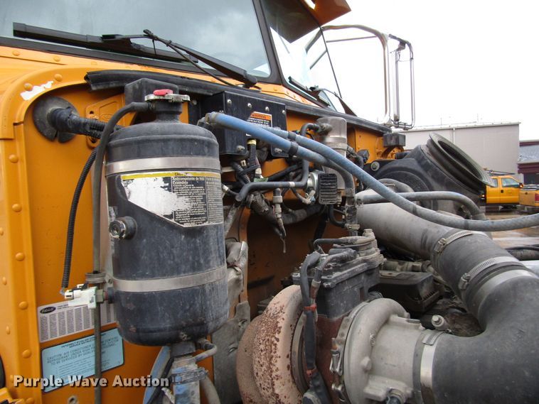 image for item DG6640 2009 Peterbilt 335 dump truck