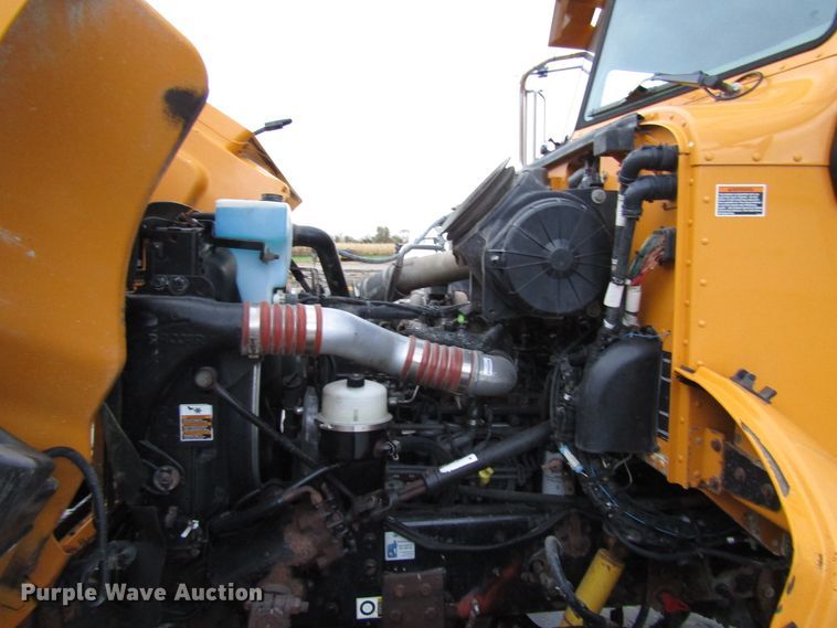 image for item DG6640 2009 Peterbilt 335 dump truck