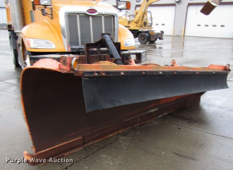 image for item DG6640 2009 Peterbilt 335 dump truck