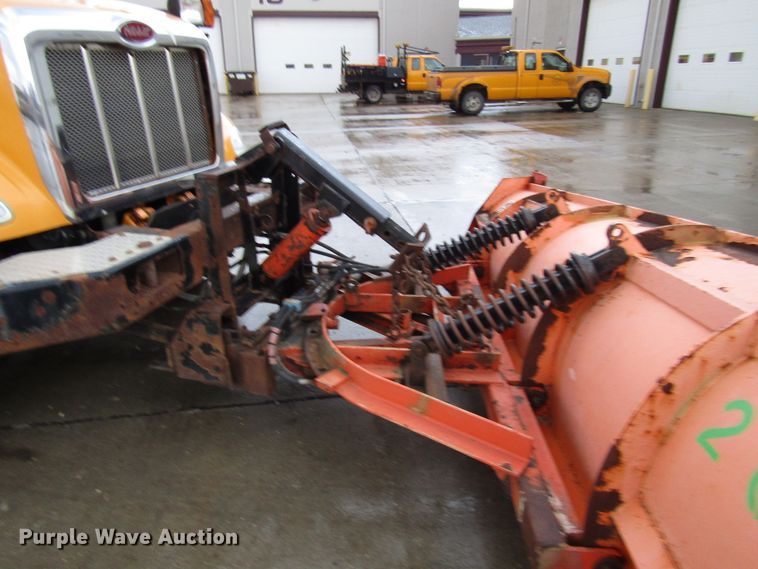 image for item DG6640 2009 Peterbilt 335 dump truck