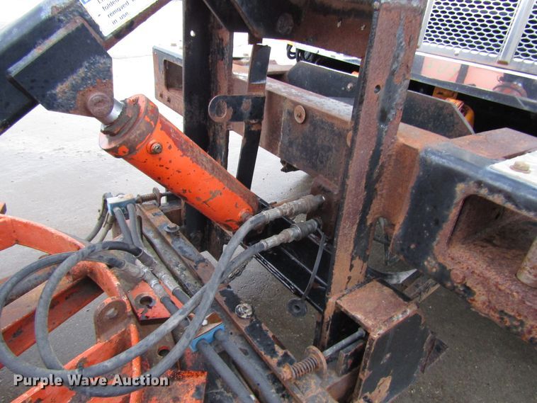 image for item DG6640 2009 Peterbilt 335 dump truck