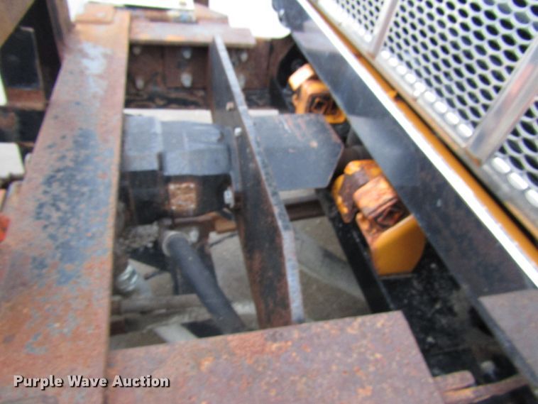 image for item DG6640 2009 Peterbilt 335 dump truck