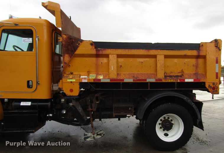 image for item DG6640 2009 Peterbilt 335 dump truck