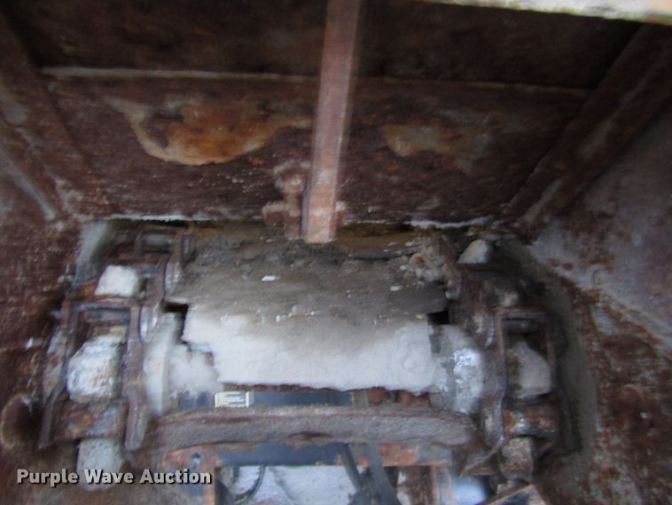 image for item DG6640 2009 Peterbilt 335 dump truck