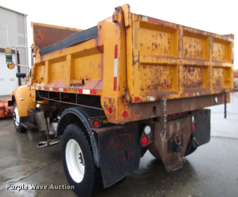 image for item DG6640 2009 Peterbilt 335 dump truck