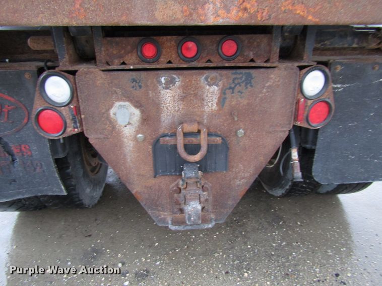 image for item DG6640 2009 Peterbilt 335 dump truck