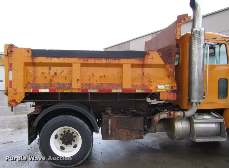 image for item DG6640 2009 Peterbilt 335 dump truck