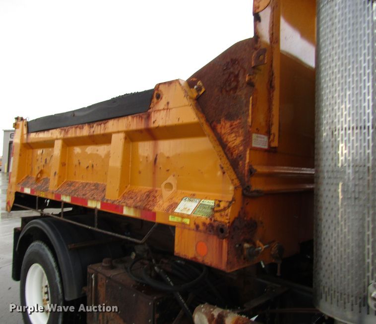 image for item DG6640 2009 Peterbilt 335 dump truck