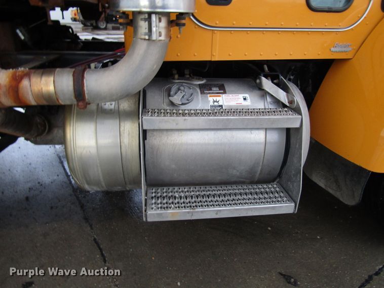 image for item DG6640 2009 Peterbilt 335 dump truck