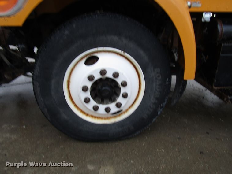 image for item DG6640 2009 Peterbilt 335 dump truck