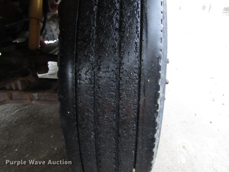 image for item DG6640 2009 Peterbilt 335 dump truck