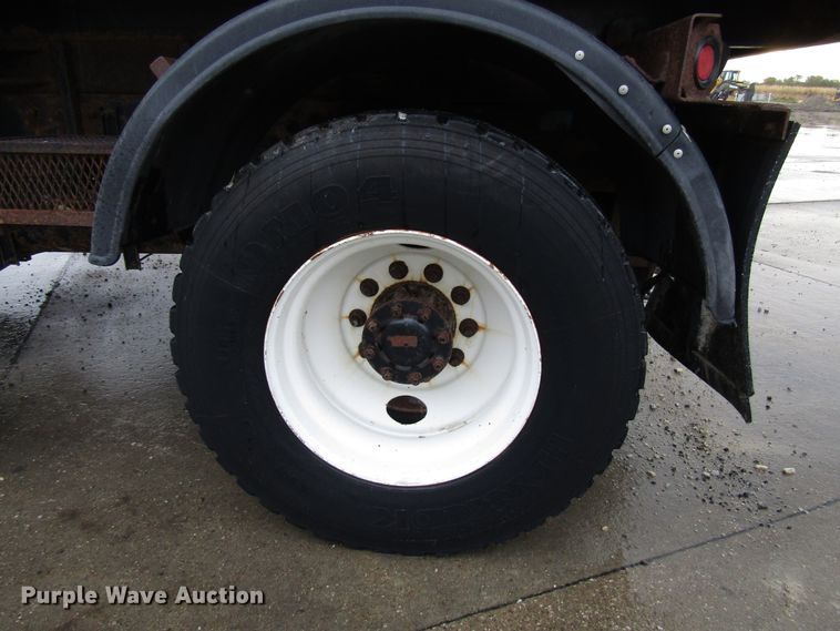 image for item DG6640 2009 Peterbilt 335 dump truck