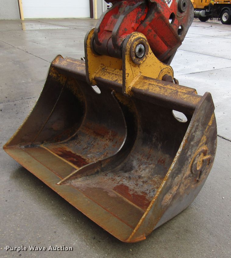 image for item DG6641 1994 John Deere 595D rubber tire excavator