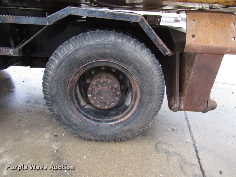 image for item DG6641 1994 John Deere 595D rubber tire excavator