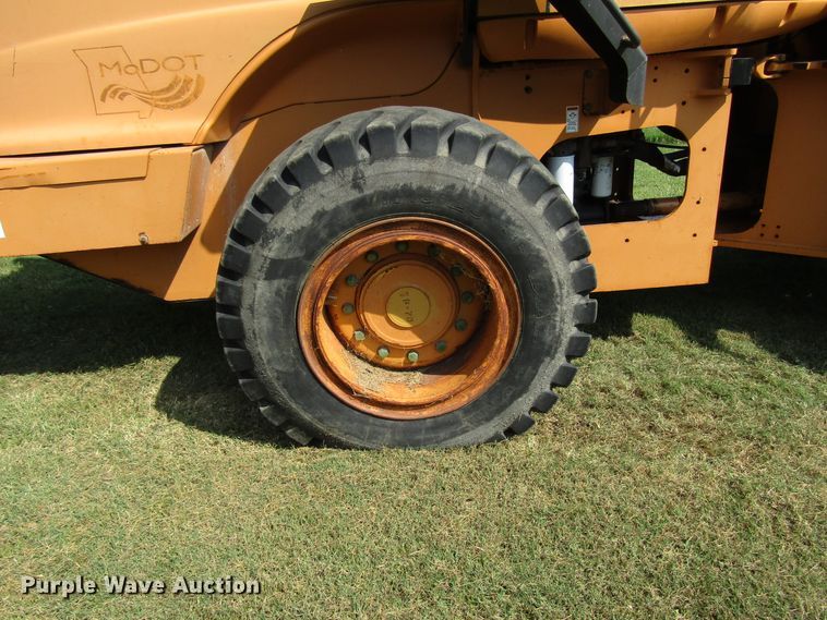image for item DG8205 2002 Case 621D wheel loader