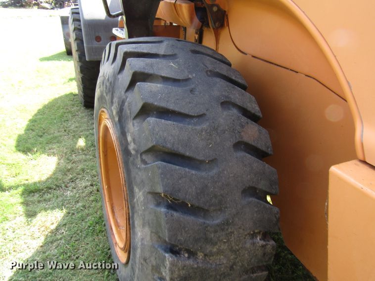 image for item DG8205 2002 Case 621D wheel loader