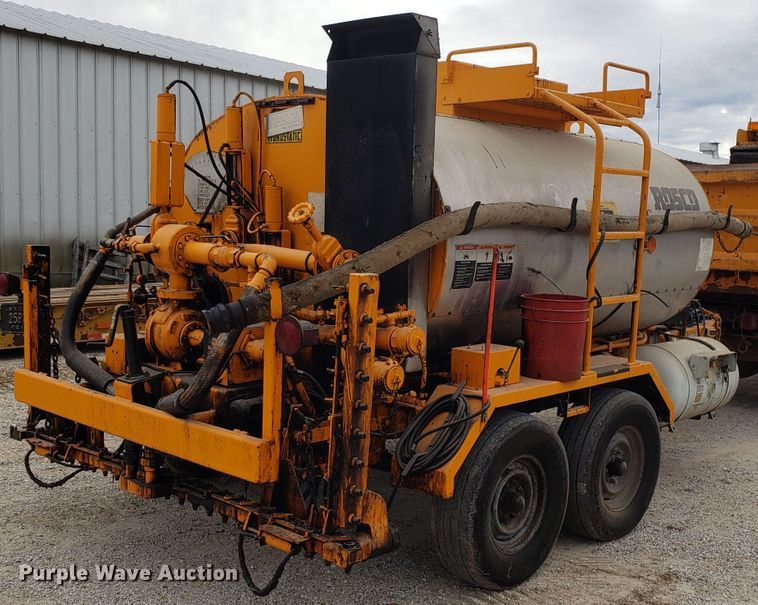 image for item DG8753 Rosco RMT oil distributor trailer