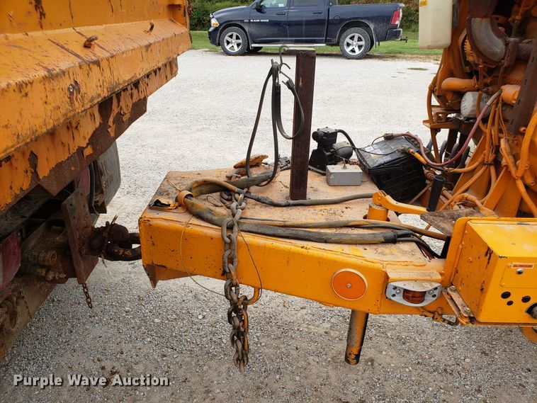 image for item DG8753 Rosco RMT oil distributor trailer