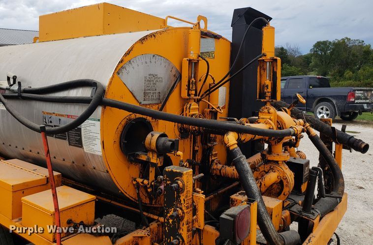 image for item DG8753 Rosco RMT oil distributor trailer