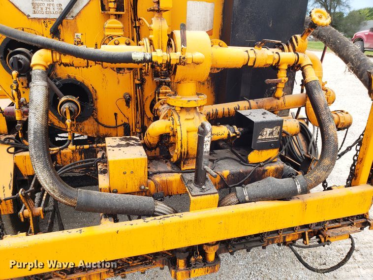 image for item DG8753 Rosco RMT oil distributor trailer