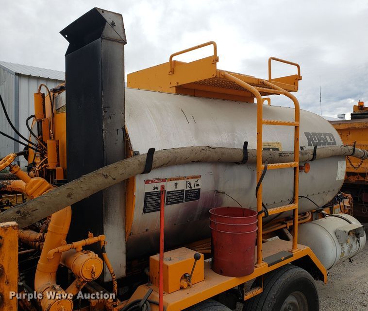 image for item DG8753 Rosco RMT oil distributor trailer