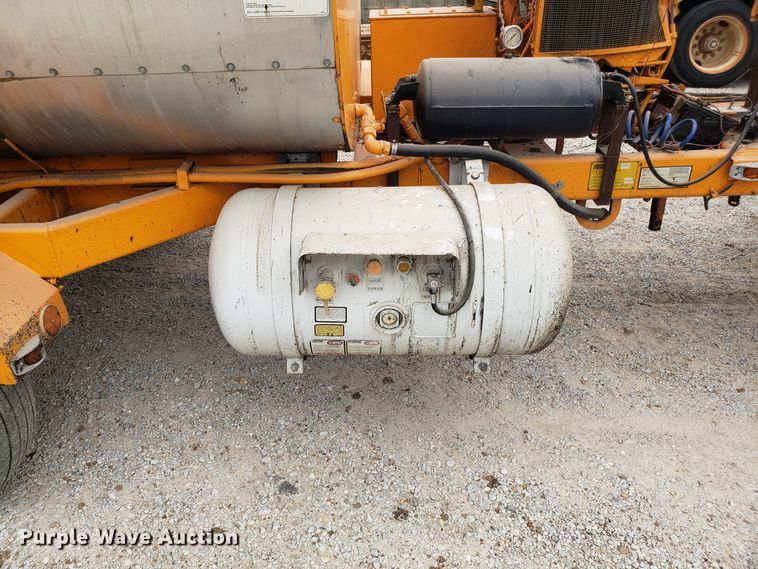 image for item DG8753 Rosco RMT oil distributor trailer