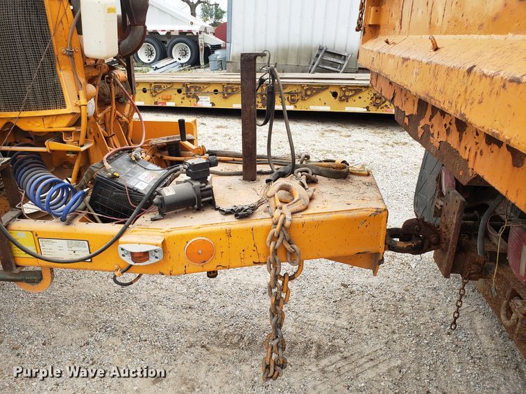 image for item DG8753 Rosco RMT oil distributor trailer