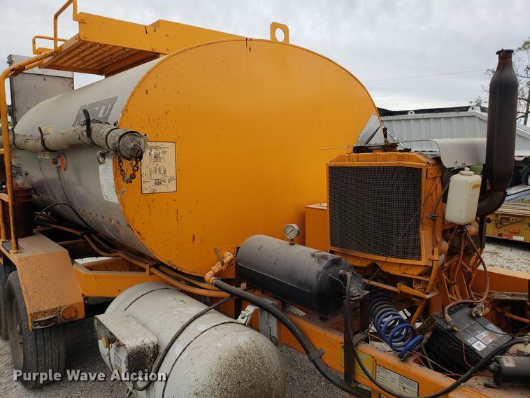 image for item DG8753 Rosco RMT oil distributor trailer