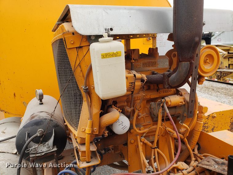 image for item DG8753 Rosco RMT oil distributor trailer