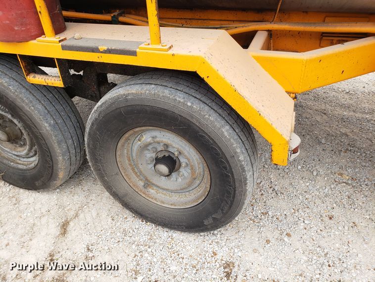 image for item DG8753 Rosco RMT oil distributor trailer