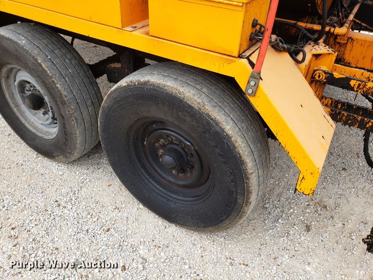 image for item DG8753 Rosco RMT oil distributor trailer